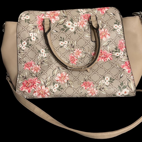 Nine West Handbags - Large Nine West floral carryall tote/purse